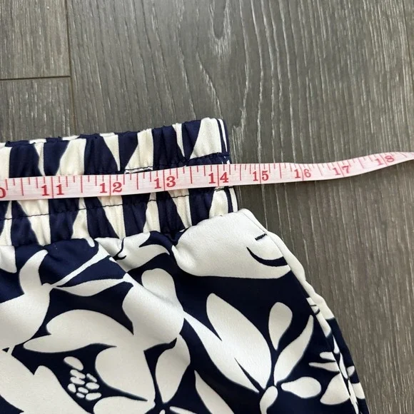 A New Day Satin Blue Beige Shorts Travel Tropical Resort Preppy Small Coastal - Picture 5 of 10